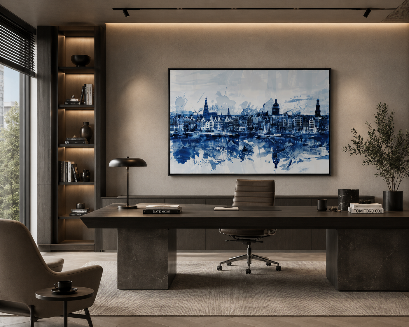 Artistieke Amsterdam skyline met grachten, historische gebouwen en blauwe verfspatten als exclusieve wanddecoratie.