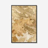 Abstract schilderij in goud- en zandtinten met organische texturen en natuurlijke patronen