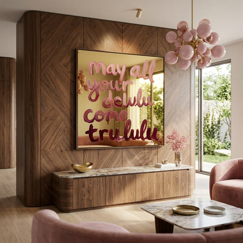 Moderne typografie kunst met speelse quote in roze tinten op gouden reflecterende ondergrond