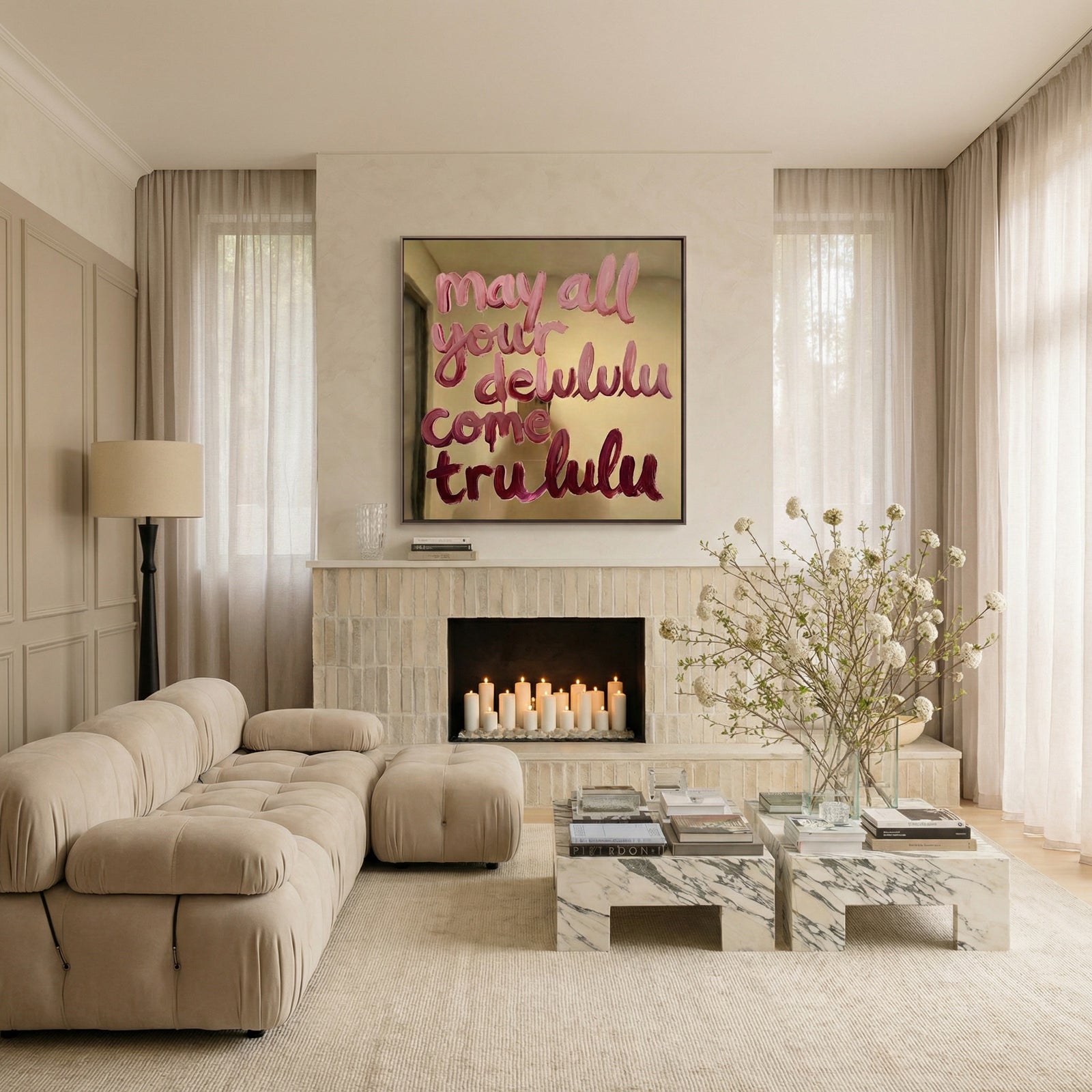 Luxe wanddecoratie met roze brush lettering quote op metallic goud achtergrond