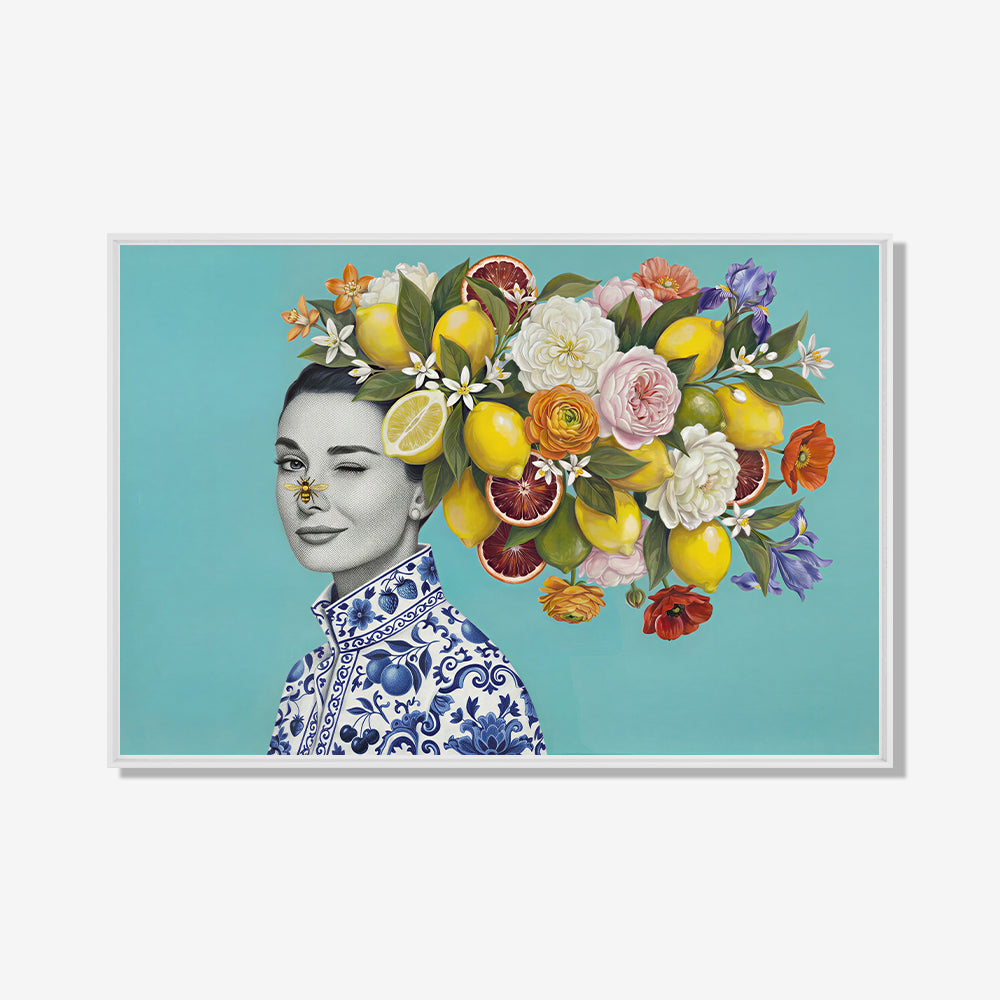 Vrouw met bloemen haar 