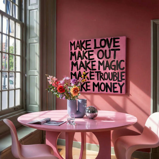 Modern schilderij met positieve quotes en handgeschilderde letters