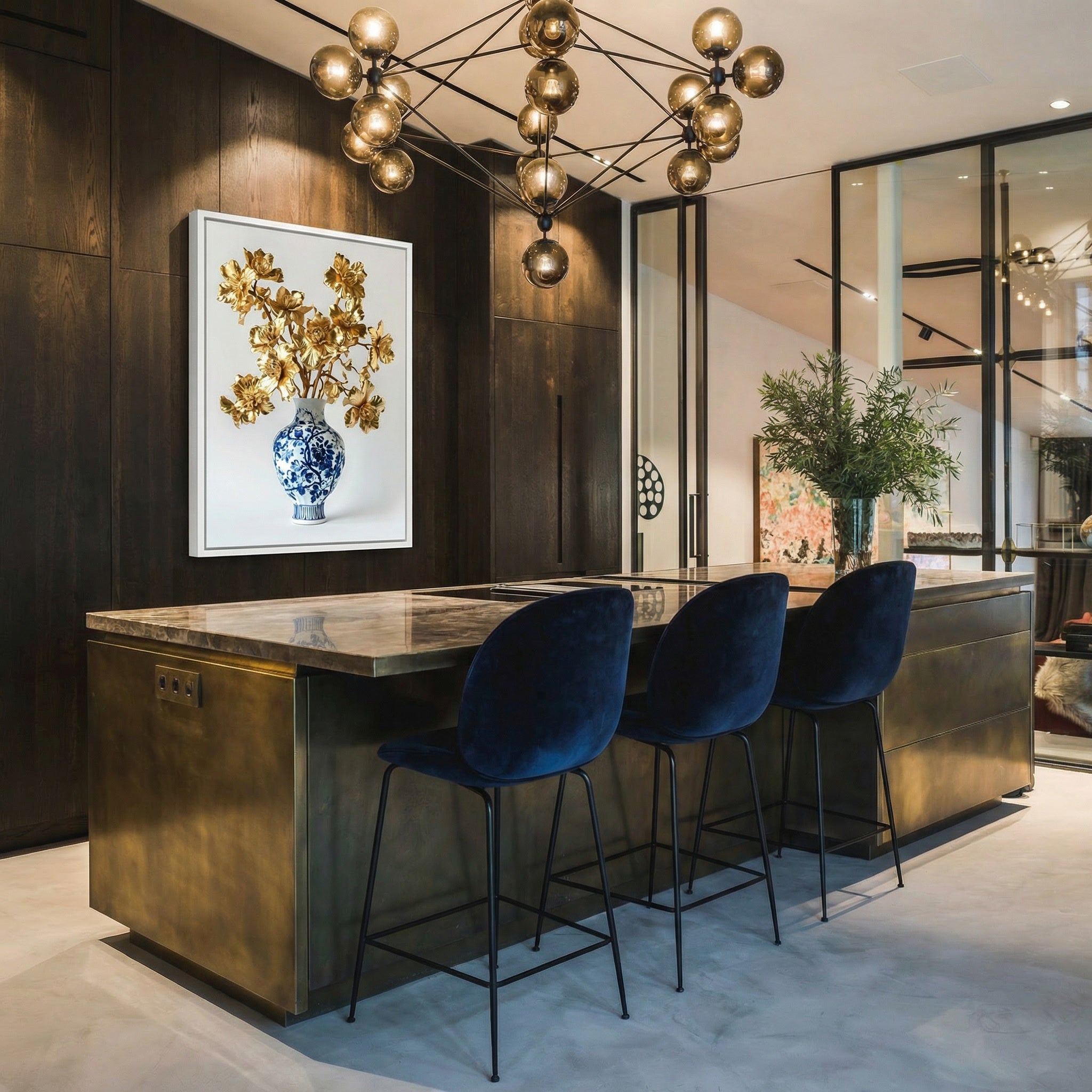 Moderne kunst met gouden bloesem en blauw wit keramiek vaas design