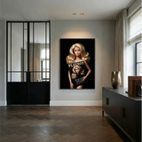 Luxe fashion art met iconische barbie en editorial uitstraling